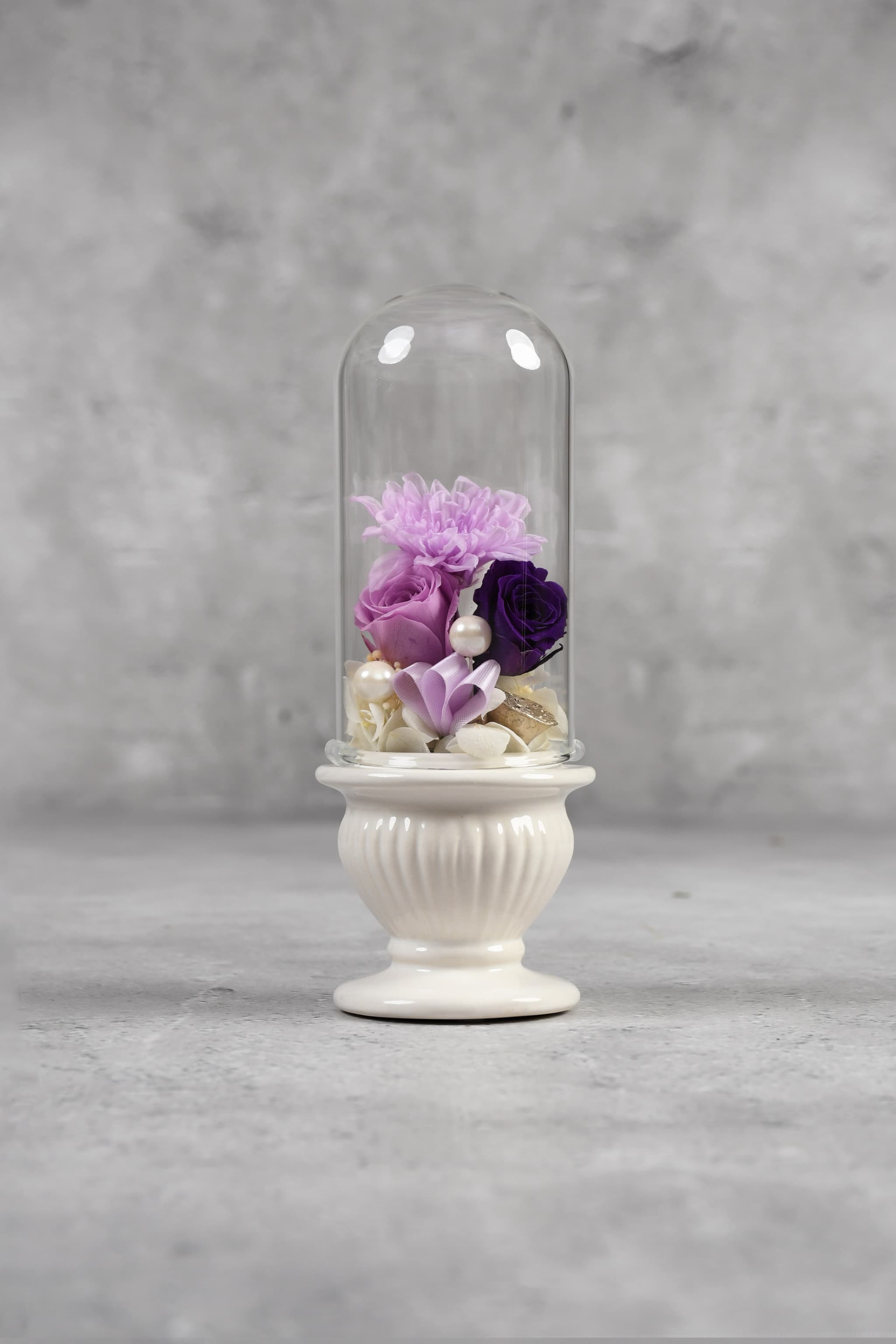ガラスドーム型 プリザーブドフラワーの仏花 仏壇用 お供え用の花 藤白紫 プリザーブドフラワー】仏花（ガラスドーム）M/紫